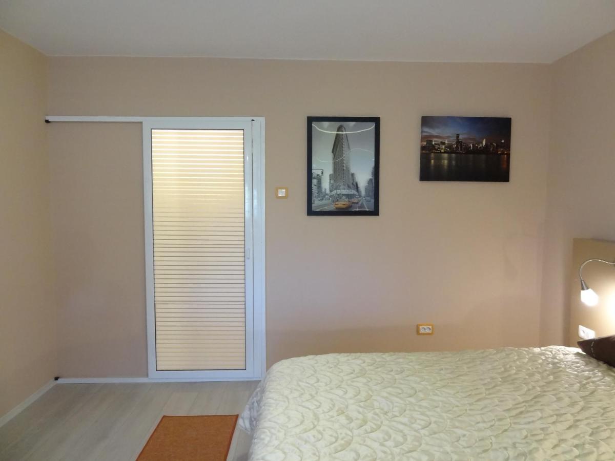Lvc,Lac & Nyc Apartshotel Faleza Galati  Exterior photo